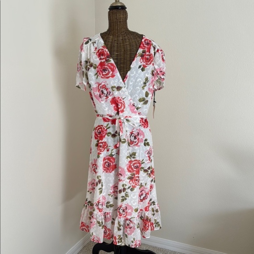 NWT Smak Parlour Ivory and Red Rose Eyelet Dress L 10 12 Floral Dress